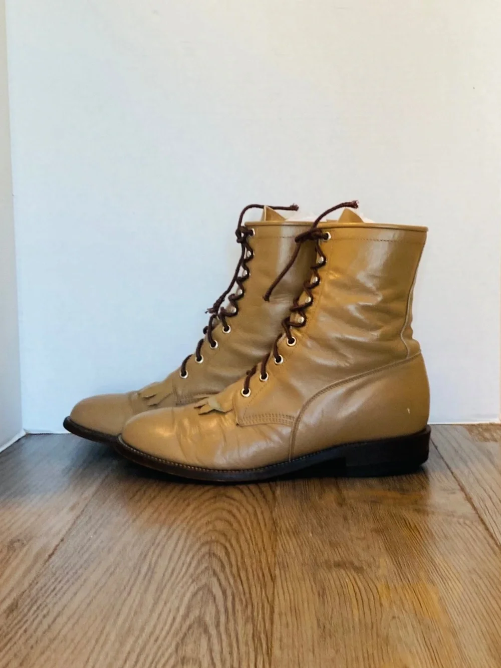 Vintage Justin Lace Up Roper Men Beige Leather Kiltie Boots, 8 D.